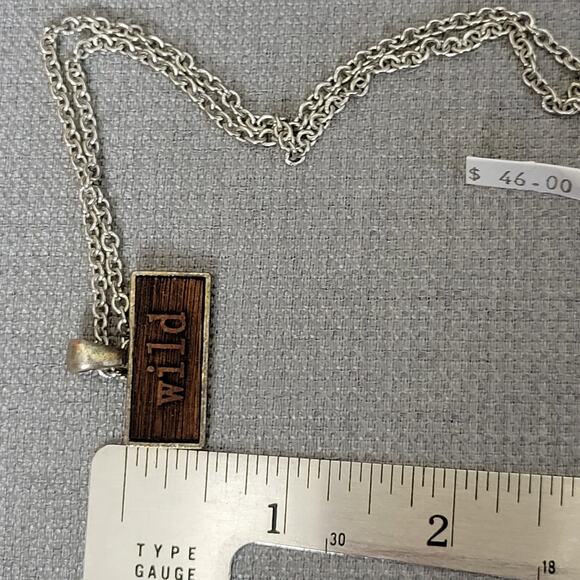 NWT "WILD" USA Made Wood Pendant Necklace Silver Link Chain With Display - Picture 5 of 14